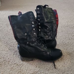 Combat boots